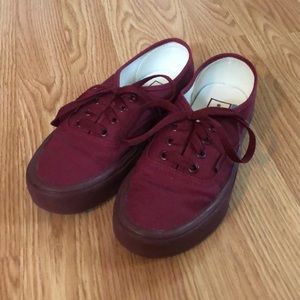 ❌⭕️❌⭕️burgundy vans.